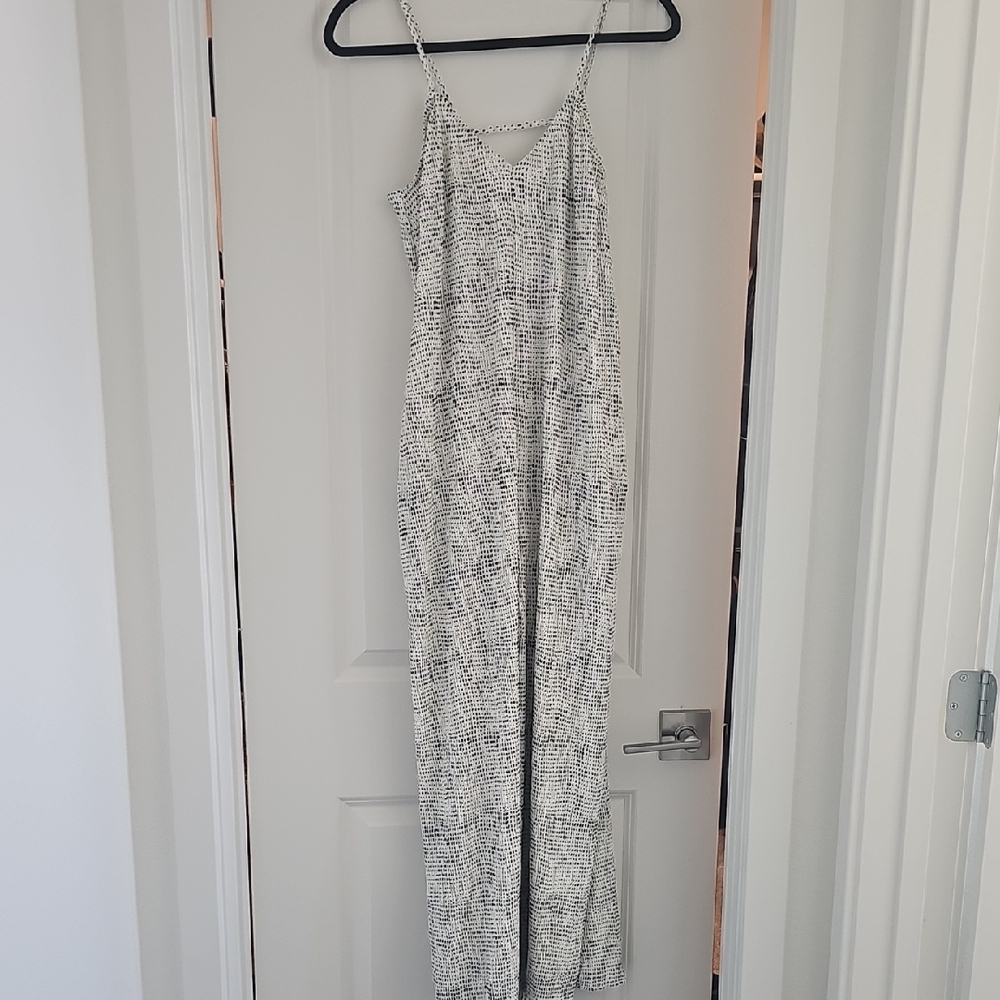 Chic Monochrome Women's Jumpsuit